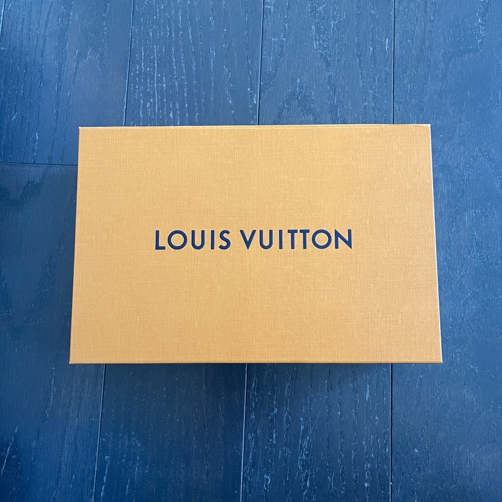 LOUIS VUITTON LV magnetic Gift Box Empty Large Box storage decoration